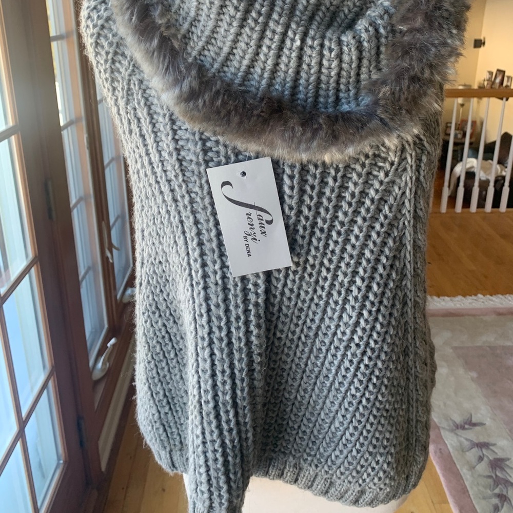 Gray Wool Knitted Poncho